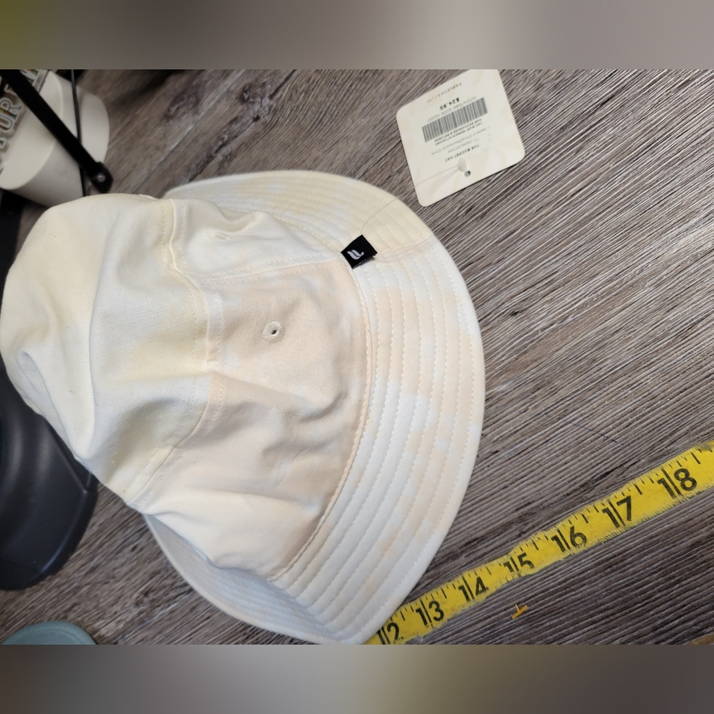 Fabletics NWT Bucket Hat Tie Dye White & pale Orange One Size